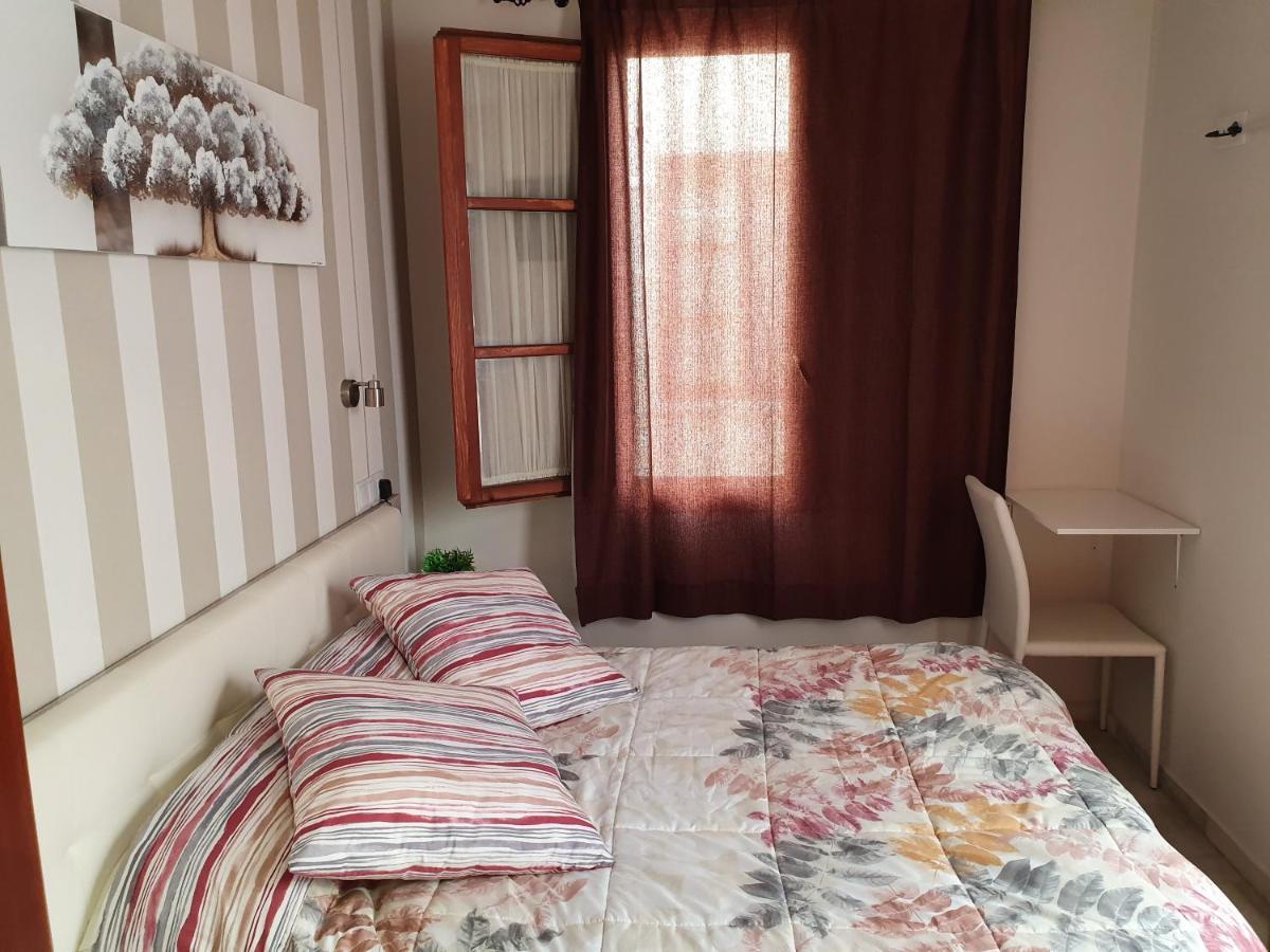 Deluxe Double Room Shower
